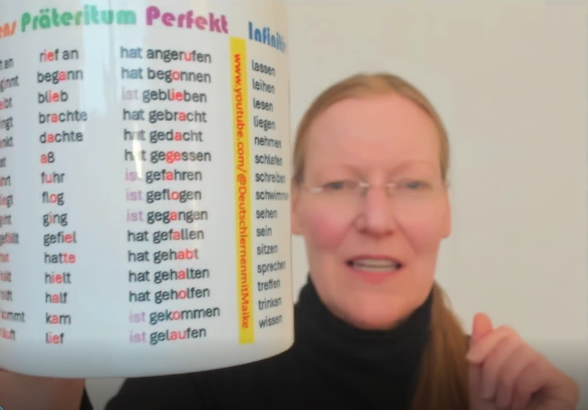 Tasse mit deutscher Grammatik - die wichtigsten unregelmäßigen Verben